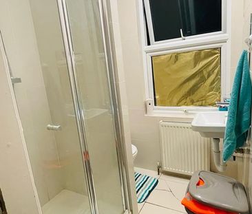 House share to rent - Photo 4