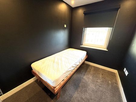 4 bedroom terraced house to rent - Photo 4