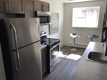 Uptown Apartments - Photo 4