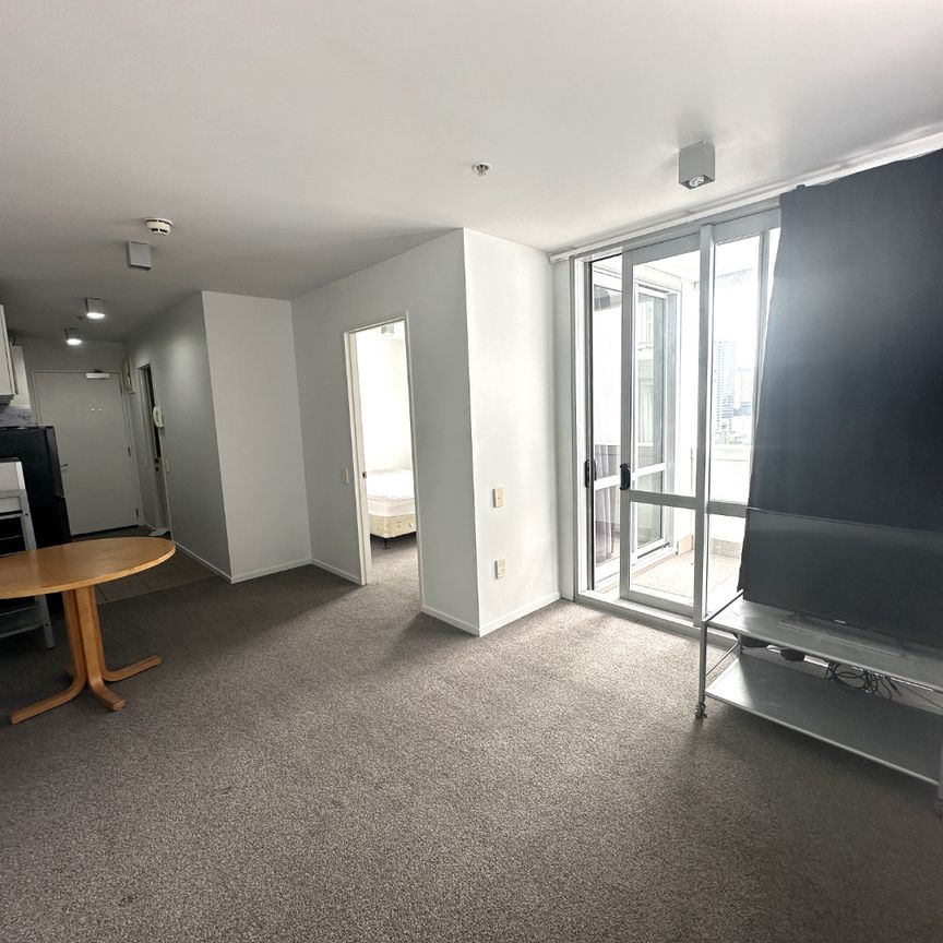 Centrally located One Bedroom Corner Apartment - Photo 1