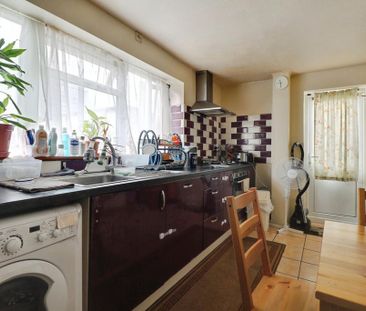 3 bedroom end of terrace house to rent - Photo 6