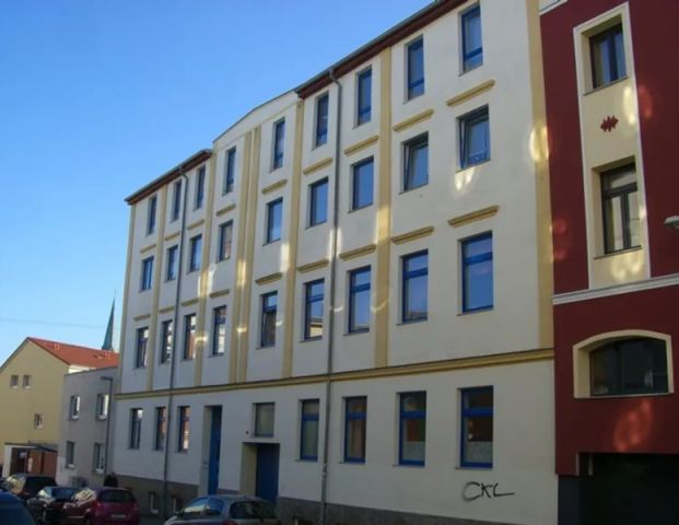 Großzügige 4 Zimmer-Wohnung mit Südbalkon und Stellplatz in der Paulsstadt zu mieten! - Foto 1