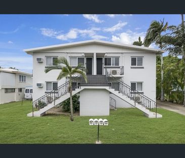 Modern unit in walk-to-everywhere location - Photo 4