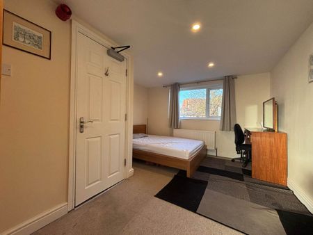 Portlands, Fairfield Avenue Bramley - Photo 3