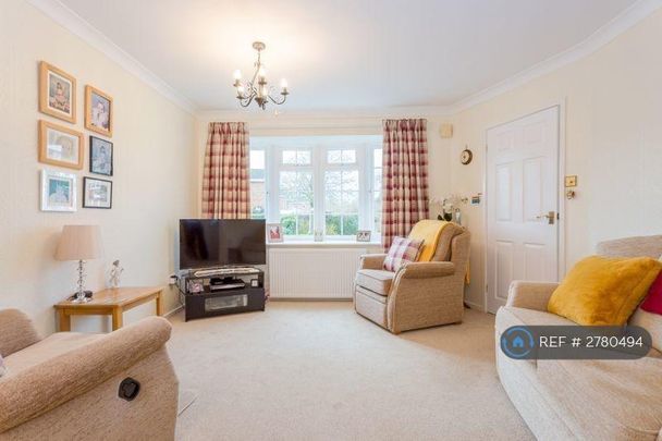 3 bedroom semi-detached house to rent - Photo 1