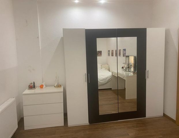 WG-Zimmer in 8er WG in Mönchengladbach Rheydt - Foto 1