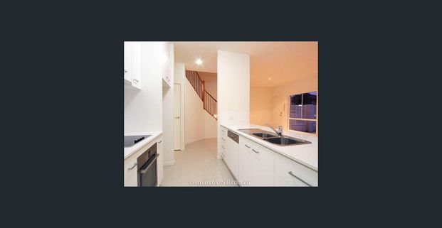 STYLISH TOWNHOUSE - Photo 1