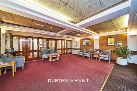 High Road, London - Photo 4