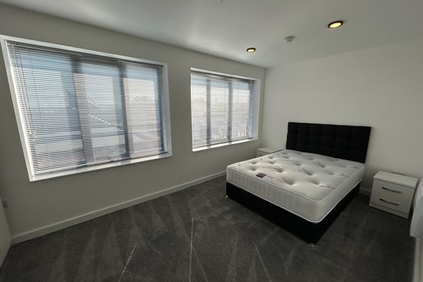 Burlington Square - Photo 1