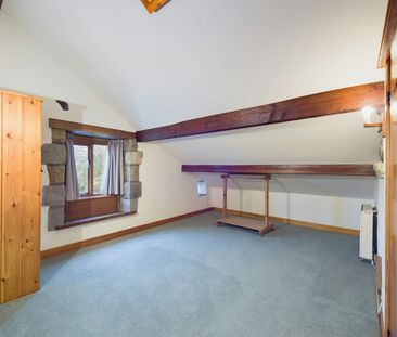 Flat to rent on - Photo 2