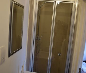 Studio Flat, London, NW2 - Photo 1