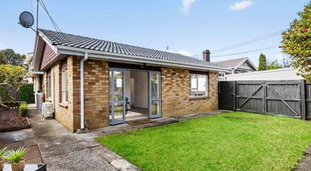 Cosy Home in Double Grammar Zone - Photo 5