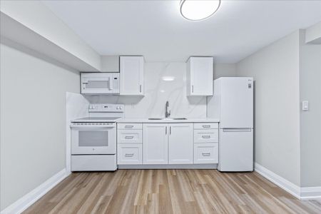 For Lease - 39 Reiner Road Unit# Lower, Toronto, Ontario - Photo 4