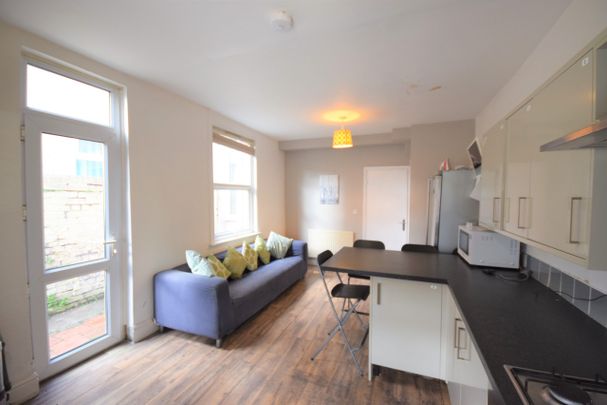 6 Bedroom Student Property- Horfield - Photo 1