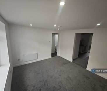 2 bedroom maisonette to rent - Photo 3