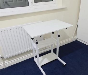 1 bedroom in a house share to rent - Photo 6