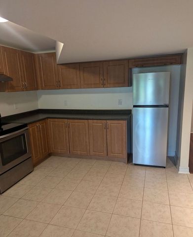 For Lease - 237 Frederick Curran Lane, Newmarket, Ontario - Photo 3