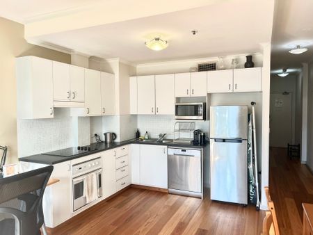 Fully Furnished Apartment at the Oaks Goldsbrough! - Photo 3