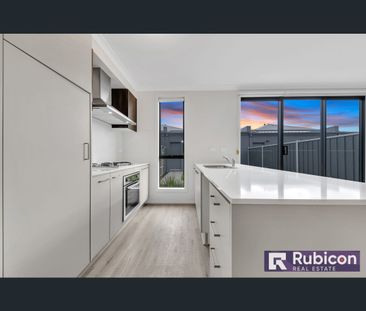 17 Glenrothes Street, Strathtulloh, Vic 3338 - Photo 2