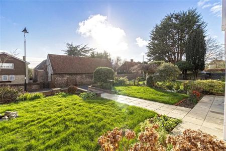 5 bedroom detached house to rent - Photo 4