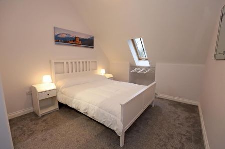 SHORT TERM LET, Meeting Street, Hillsborough, BT26 6GP - Photo 5