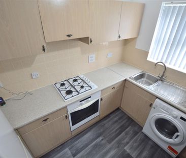 3 bedroom house - semi-detached to rent - Photo 6