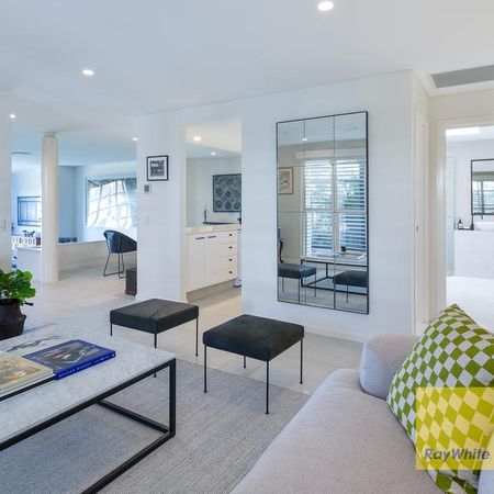 $1,350 per week / $5,400 Bond - Photo 3