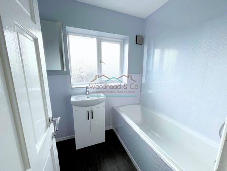 3 bedroom semi-detached house to rent - Photo 4