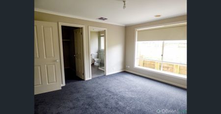 FAMILY HOME ON LARGE BLOCK - Photo 5