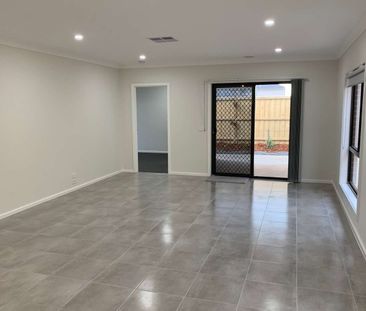 Beautiful Family Home - Photo 1