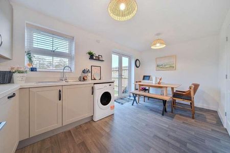 Flint Avenue, Havant - Photo 3