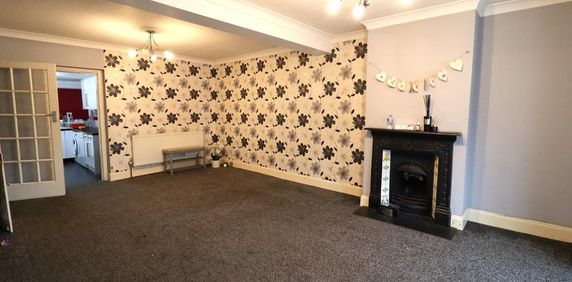 3 bedroom terraced house to rent - Photo 2