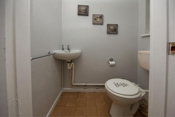 75 Hillside Road, Ballynahinch, BT24 8UL - Photo 1