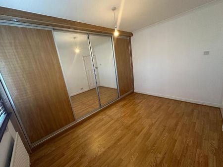 4 bedroom terraced house to rent - Photo 5