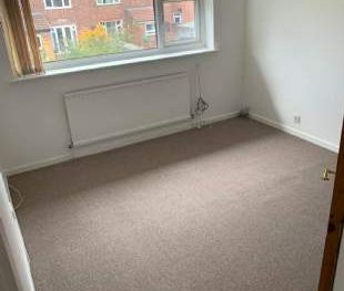 4 bedroom property to rent in Stockport - Photo 2