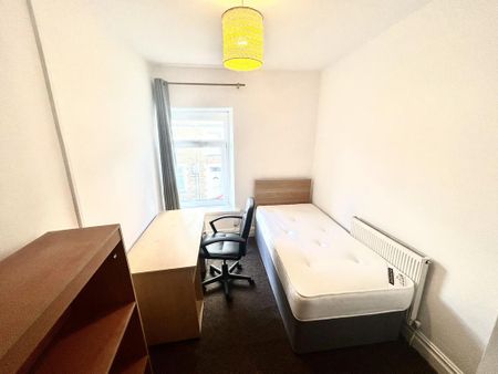 4 bedroom house of multiple occupation to rent - Photo 3