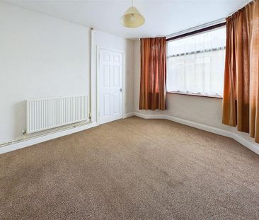 3 bedroom end of terrace house to rent - Photo 4