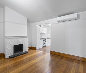 Charming Richmond Living with Private Courtyard - Photo 3