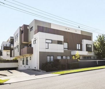 Modern Comfort in Vibrant Brunswick West - Photo 1
