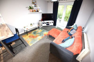 2 bedroom Flat in Flat 8, Leeds - Photo 5