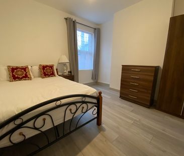 Room in a Shared House, Larch Road, NW2 - Photo 4