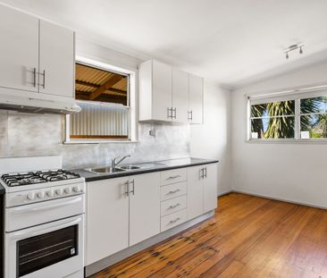 6 Bushfield Cres, Coolaroo, Vic 3048 - Photo 2