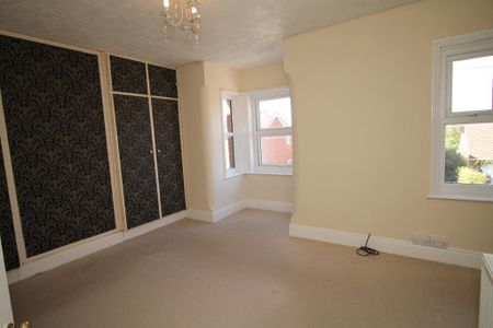 2 bedroom semi-detached house to rent - Photo 4