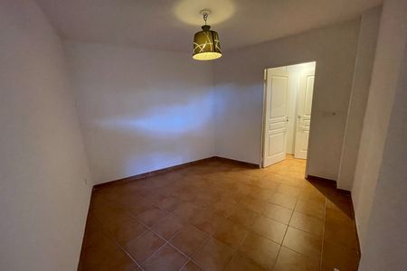 Luynes T2 en rez de chaussée - Photo 2