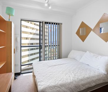 FULLY FURNISHED WITH BALCONY! - Photo 2