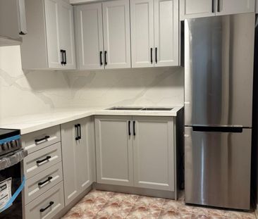 For Lease - 6121 Maplegate Circle Unit# Bsmt, Mississauga, Ontario - Photo 2