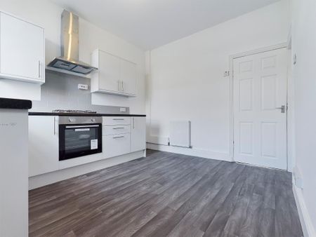 2 bedroom terraced house to rent - Photo 4
