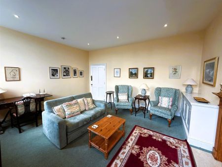 Tiverton Castle - Photo 2