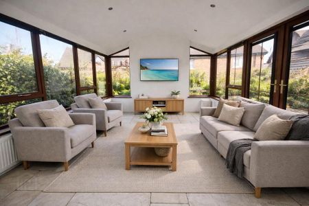 11 Kings Chase, Maze, Lisburn, BT27 5ST - Photo 3