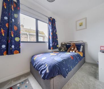 4 bedroom detached house to rent - Photo 5